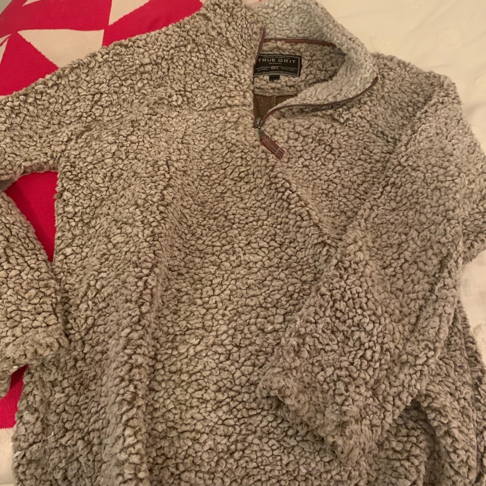 True Grit Pullover Size Large Great Condition